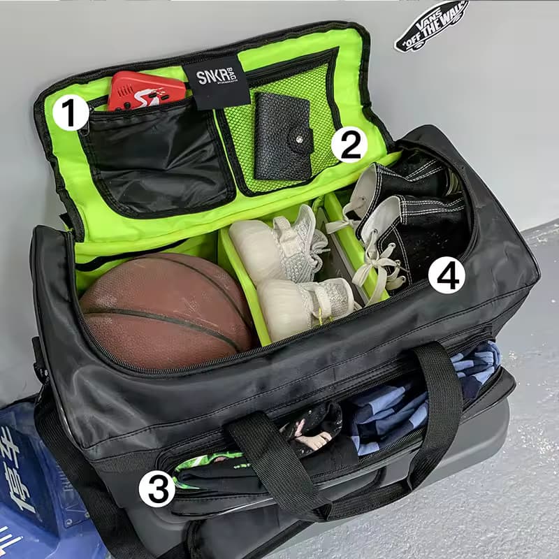 Torba sportowa na trening firmy Sneaker MYTH